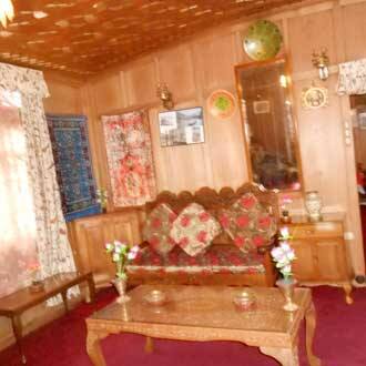 Young Sabeena Houseboat, Srinagar 3